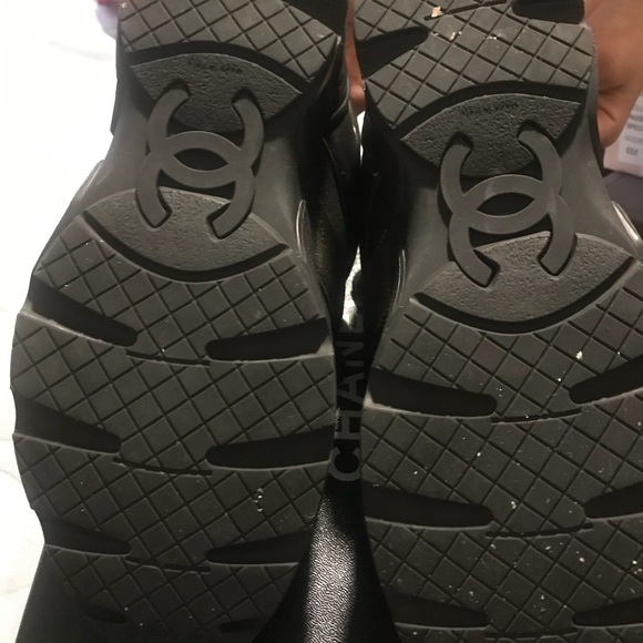 Chanel black and gold sneaker - Picture 5 of 5